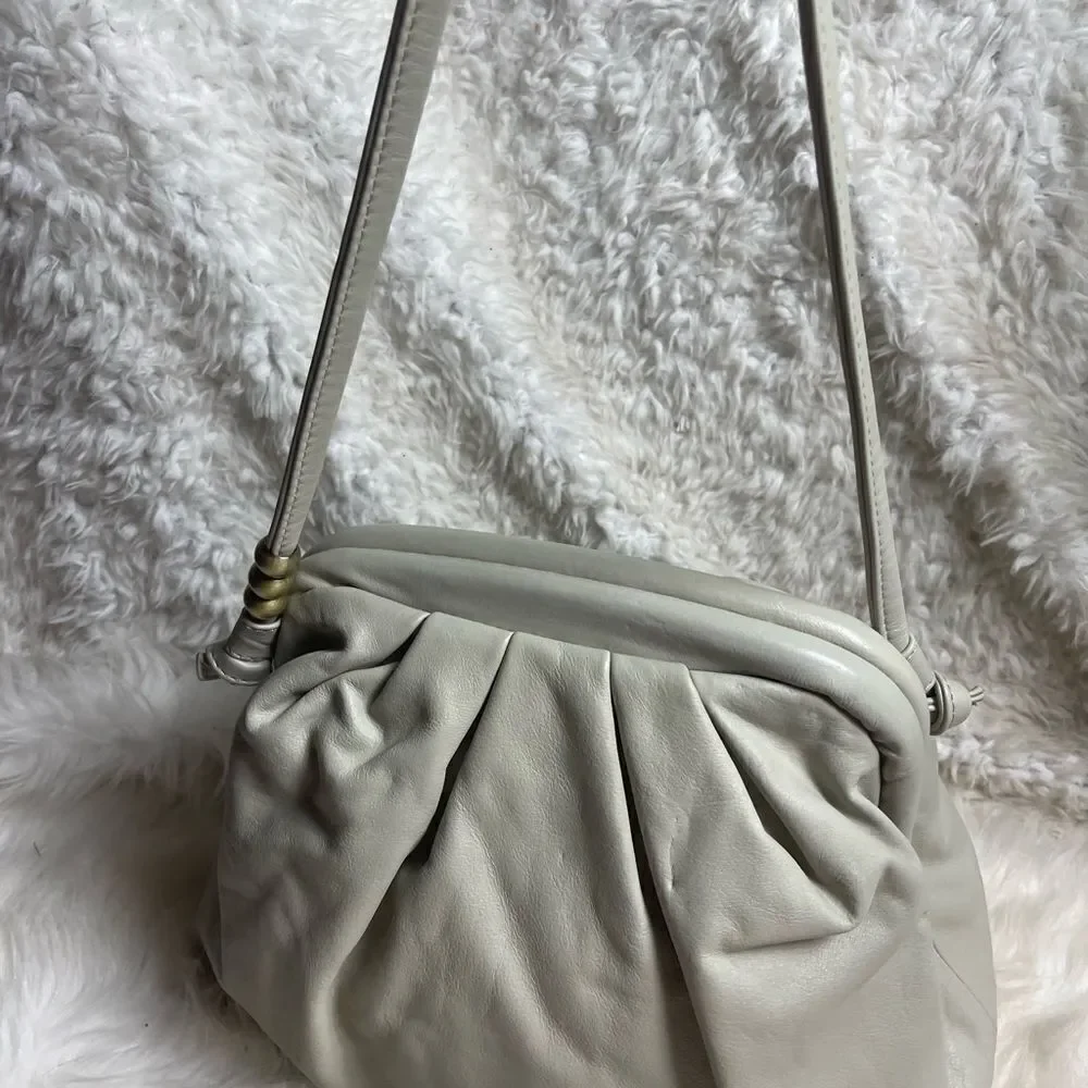 Hobo Adalyn Soft leather light gray medium Frame Shoulder Bag